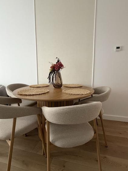 Apartament cu 3 camere semidecomandat în Exterior Vest