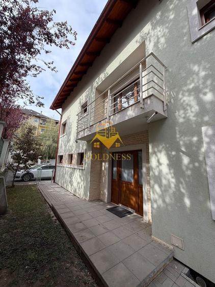 Duplex cu 5 camere cu Canalizare în Andrei Mureșanu