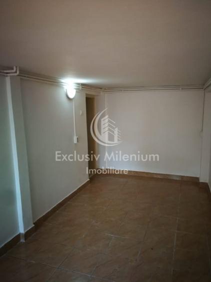 Casă individuală cu 6 camere cu Canalizare în Tineretului