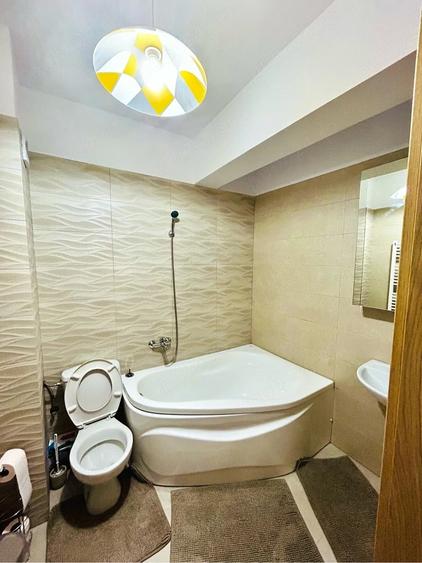 Apartament cu 3 camere decomandat în Fundeni