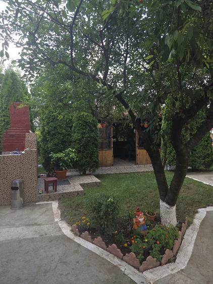 Casă cu 4 camere cu Teren 600 Mp în 23 August