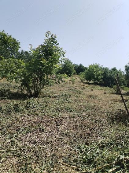 Teren de 2200 mp, în Aiton