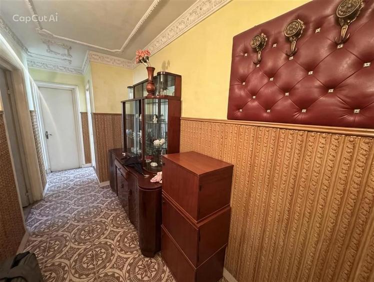 Apartament cu 4 camere decomandat în Central