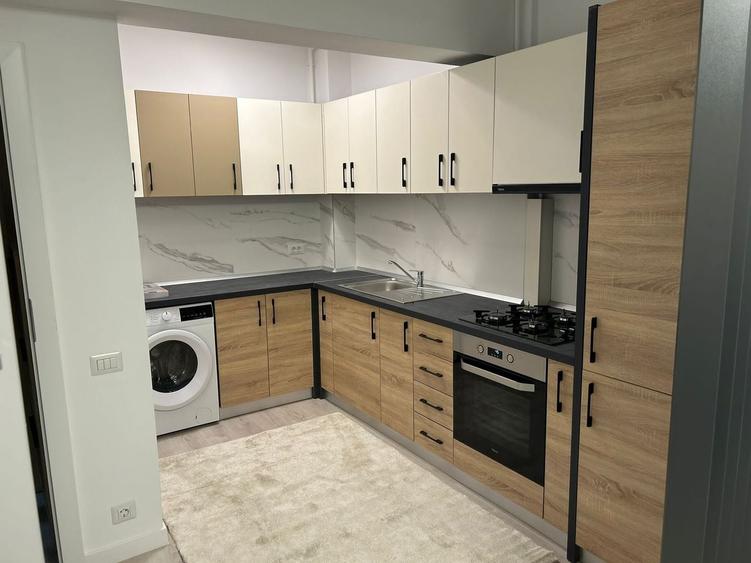 Apartament cu 2 camere semidecomandat, mobilat în Parcul Carol