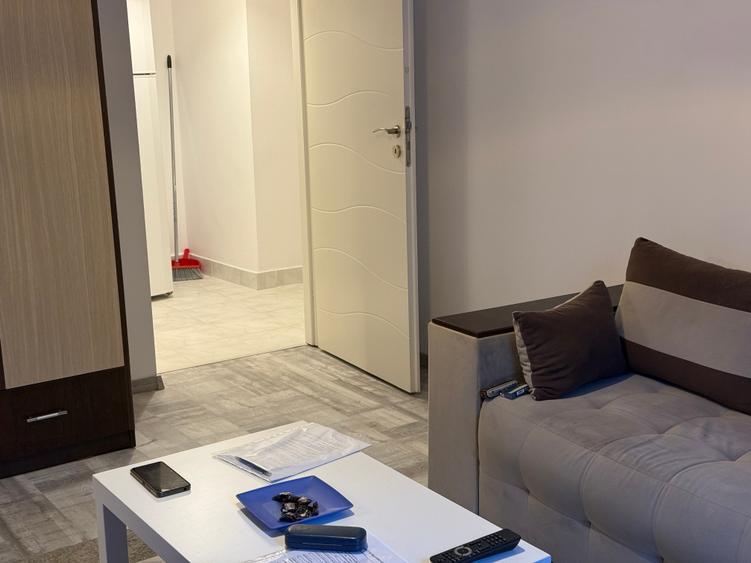 Apartament cu 2 camere semidecomandat în Brâncoveanu