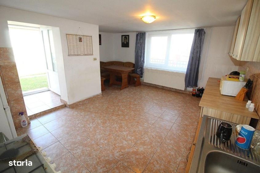 Casă cu 2 camere în Peștișu Mare