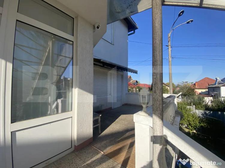 Casă cu 7 camere cu Teren 595 Mp în Central
