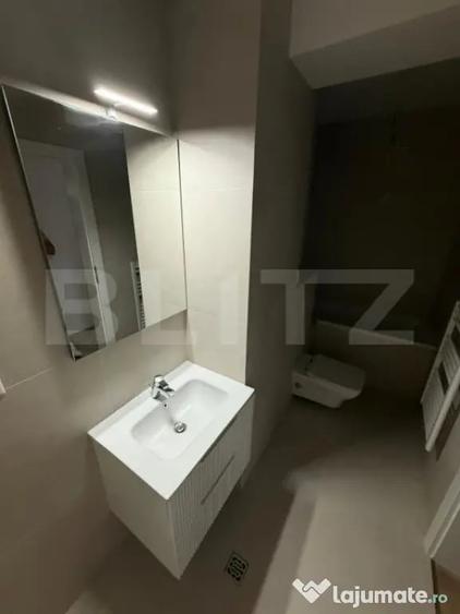 Apartament cu 3 camere decomandat în Sud