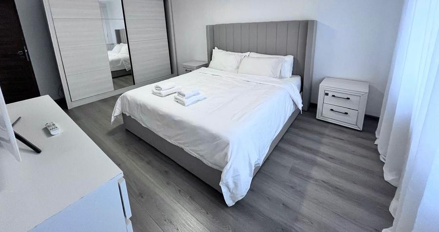 Apartament cu 3 camere în Sărari
