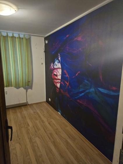 Apartament cu 3 camere semidecomandat în Titan