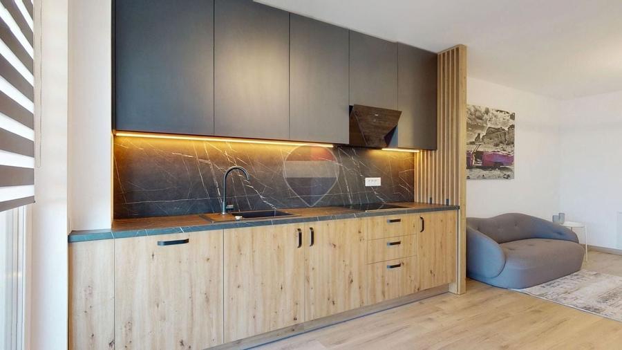 Apartament cu 2 camere semidecomandat în Tractorul