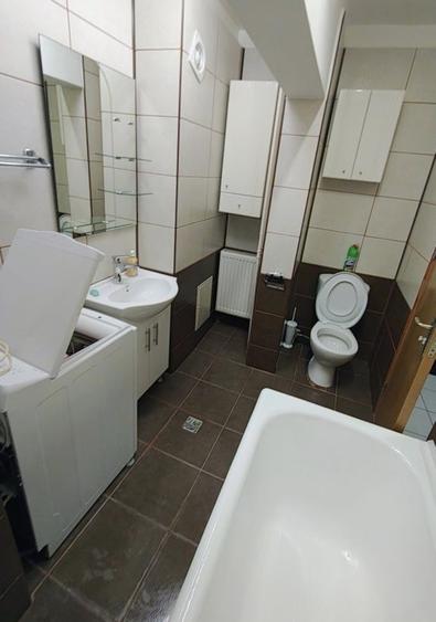 Garsonieră decomandată în Păcii