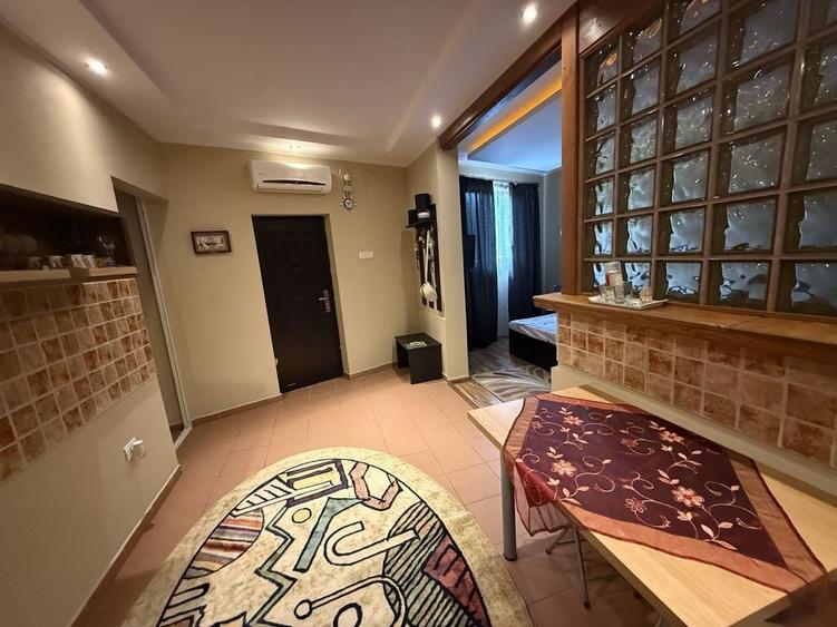Apartament cu 2 camere decomandat în Central