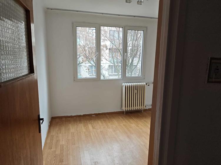 Proprietar vand apartament 3 camere la 7 minute de metrou, Emil Racovita, Piata Straduintei, liber - 8