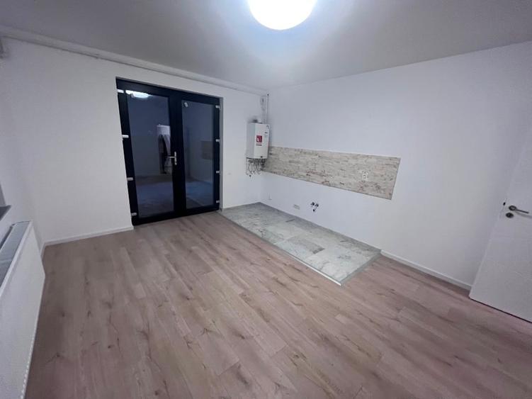 Apartament cu 3 camere decomandat în Mânăstirea