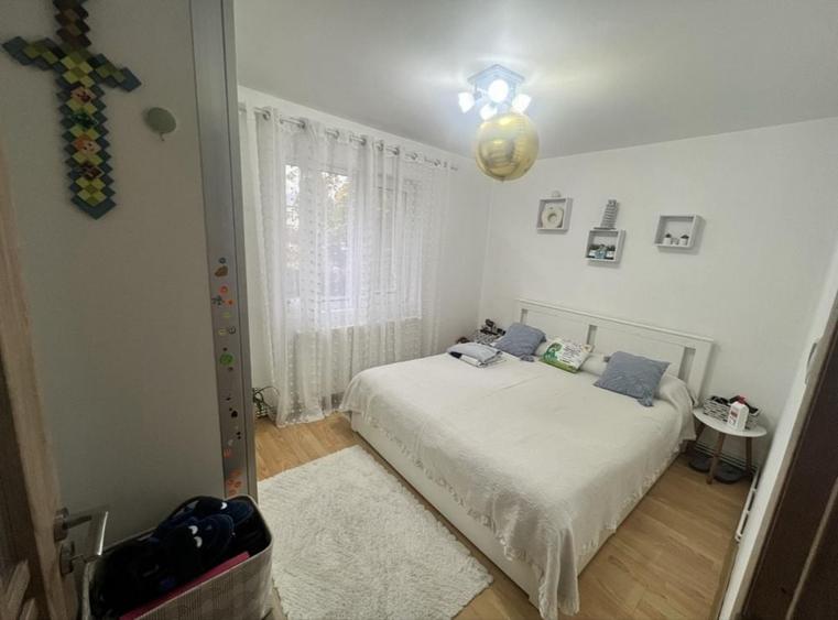 Apartament cu 2 camere în Micro 6