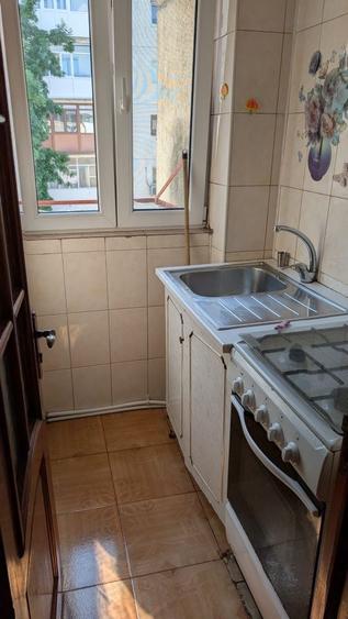 Garsonieră decomandată în Central