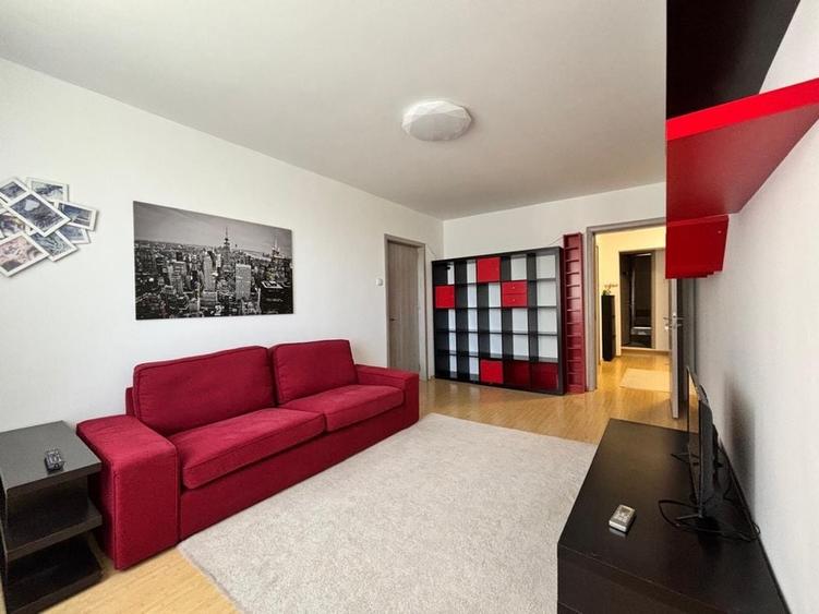 Apartament cu 4 camere semidecomandat în Dristor