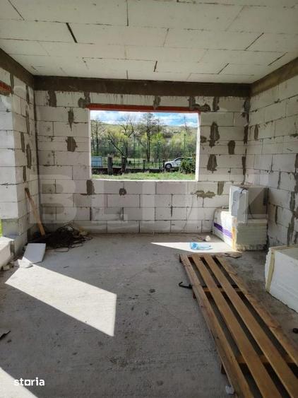 Casă cu 6 camere cu Teren 3500 Mp în Șoimuș