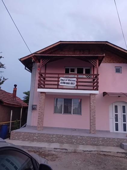 Casă cu 4 camere în Central
