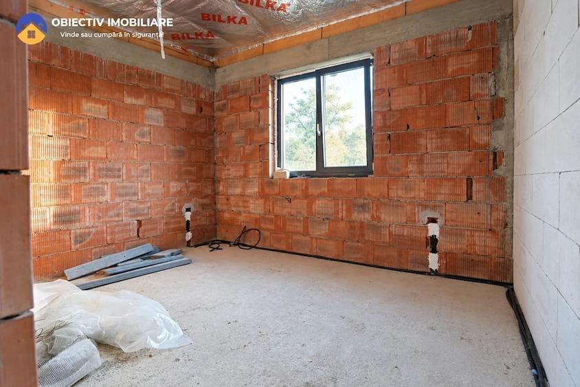 Casă cu 3 camere cu Teren 615 Mp în Dumbrava