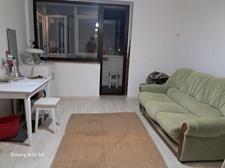 Apartament cu 2 camere semidecomandat în Gara de Nord