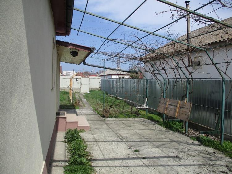 Casă individuală cu 4 camere cu Teren 850 Mp în Central