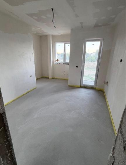 Casă individuală cu 4 camere cu Teren 250 Mp în Cetate