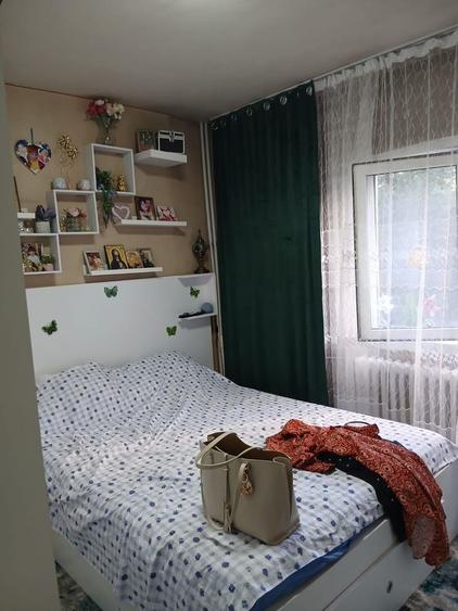 Apartament cu 3 camere decomandat în Lujerului