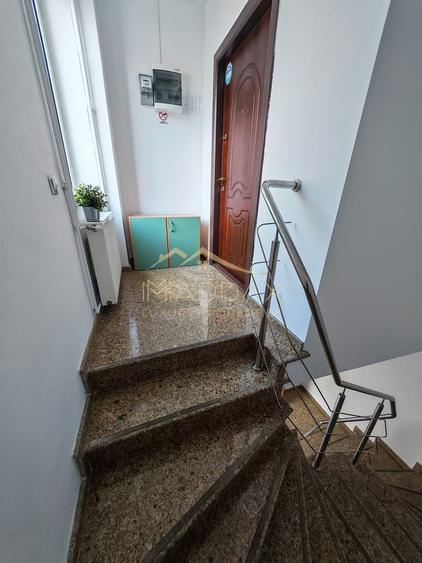 Birou, de 220 mp, în Vitan
