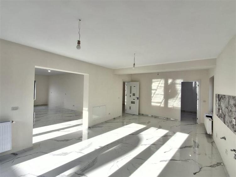 Casă individuală cu 4 camere cu Teren 500 Mp în Lețcani