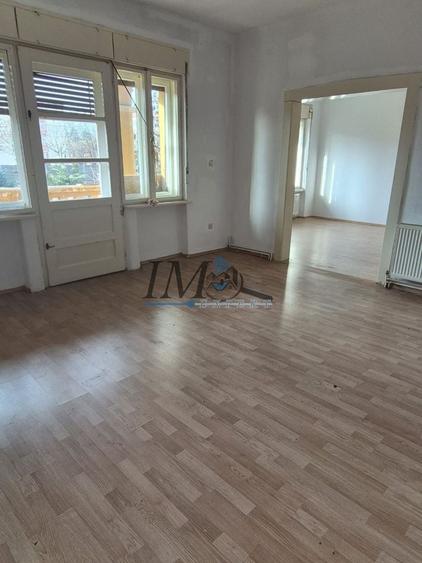Duplex cu 3 camere cu Canalizare în Central