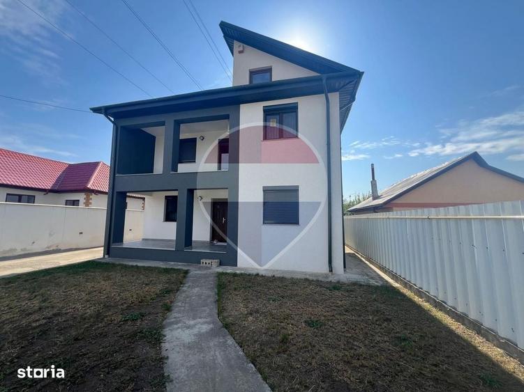 Casă cu 4 camere cu Teren 300 Mp în Central