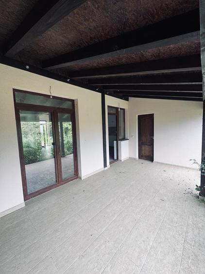 Duplex cu 5 camere cu Teren 400 Mp în Chișoda