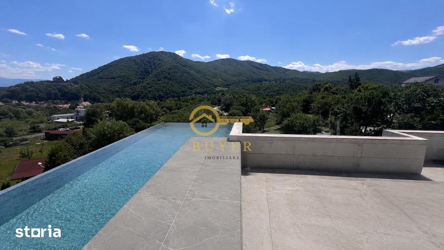 Casă cu 5 camere cu Teren 485 Mp în Central