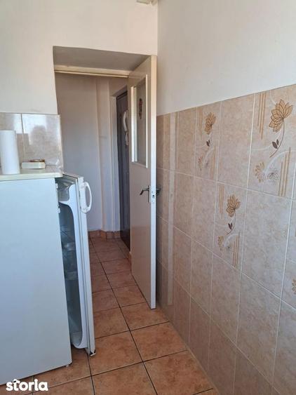Apartament 2 camere de vanzare , 14 MAI , et. 4 , 39.900 euro neg. - 2