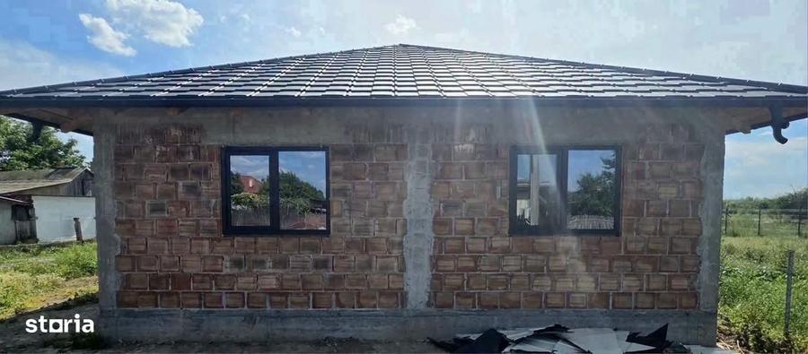Casă cu 3 camere cu Teren 500 Mp în Central