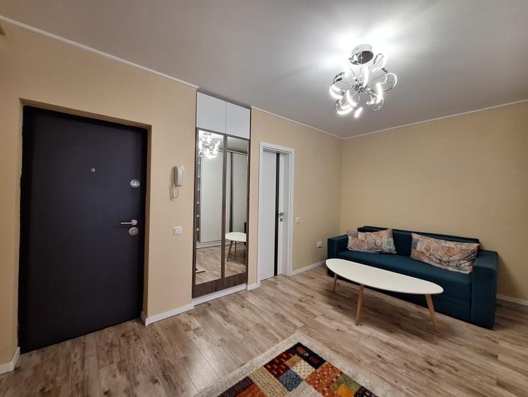 Apartament cu 2 camere semidecomandat, mobilat în Florești
