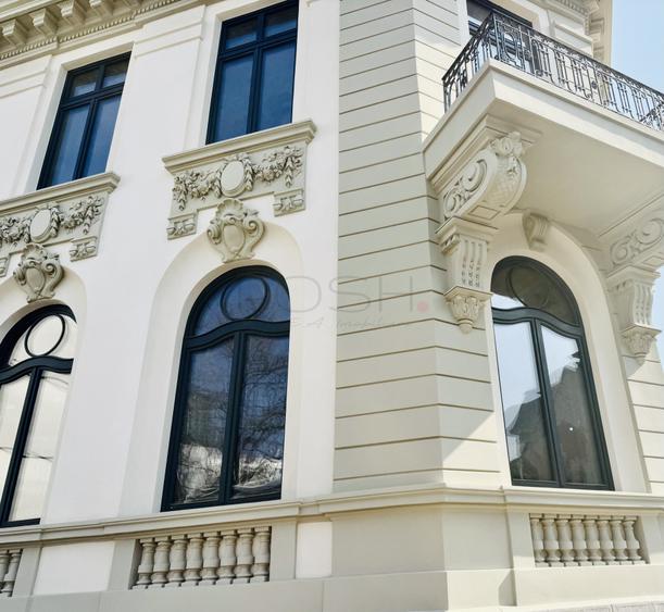 Casă individuală cu 12 camere cu Canalizare în Universitate