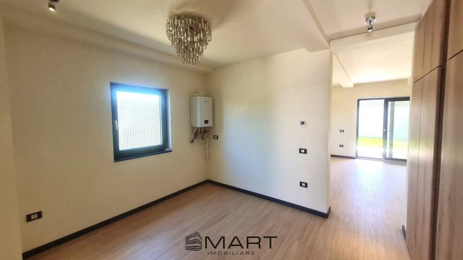 Casă cu 4 camere cu Teren 230 Mp în Central
