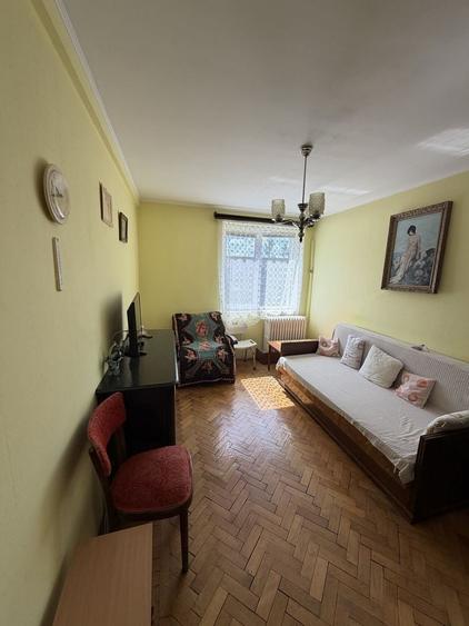 Apartament cu 3 camere nedecomandat în Titan