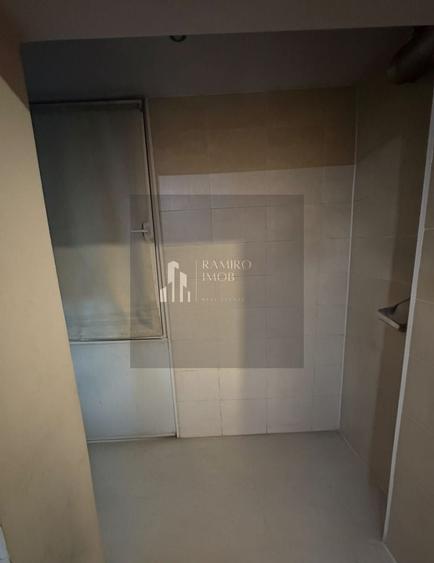Garsonieră decomandată în Apărătorii Patriei