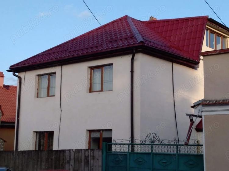 Casă cu 6 camere în Zărnești