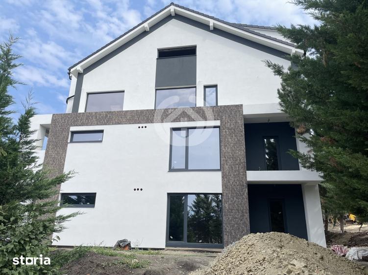Apartament cu 4 camere în Cristian