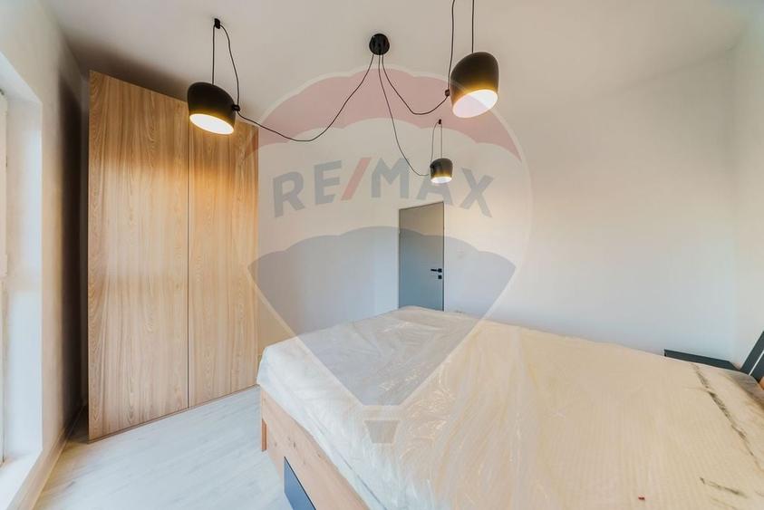 Apartament cu 2 camere semidecomandat, mobilat în P-ța Spitalului