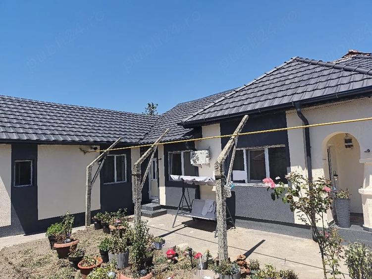 Casă cu 4 camere cu Teren 270 Mp în Central