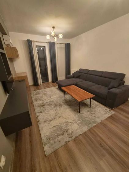 Apartament cu 2 camere decomandat în Metalurgiei