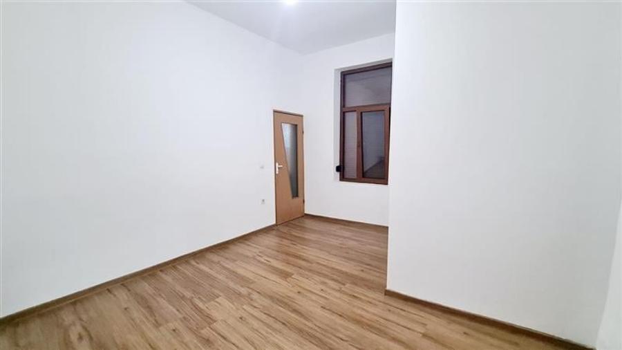 Birou, de 50 mp, în Fabric