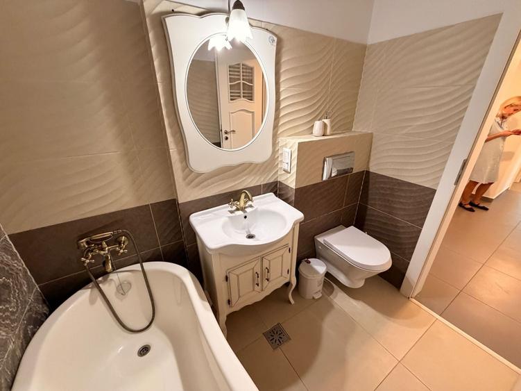 Apartament cu 3 camere decomandat în Muncii