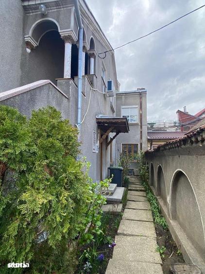 Apartament cu 3 camere în Decebal